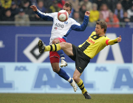 队合作与坚 队合作与坚